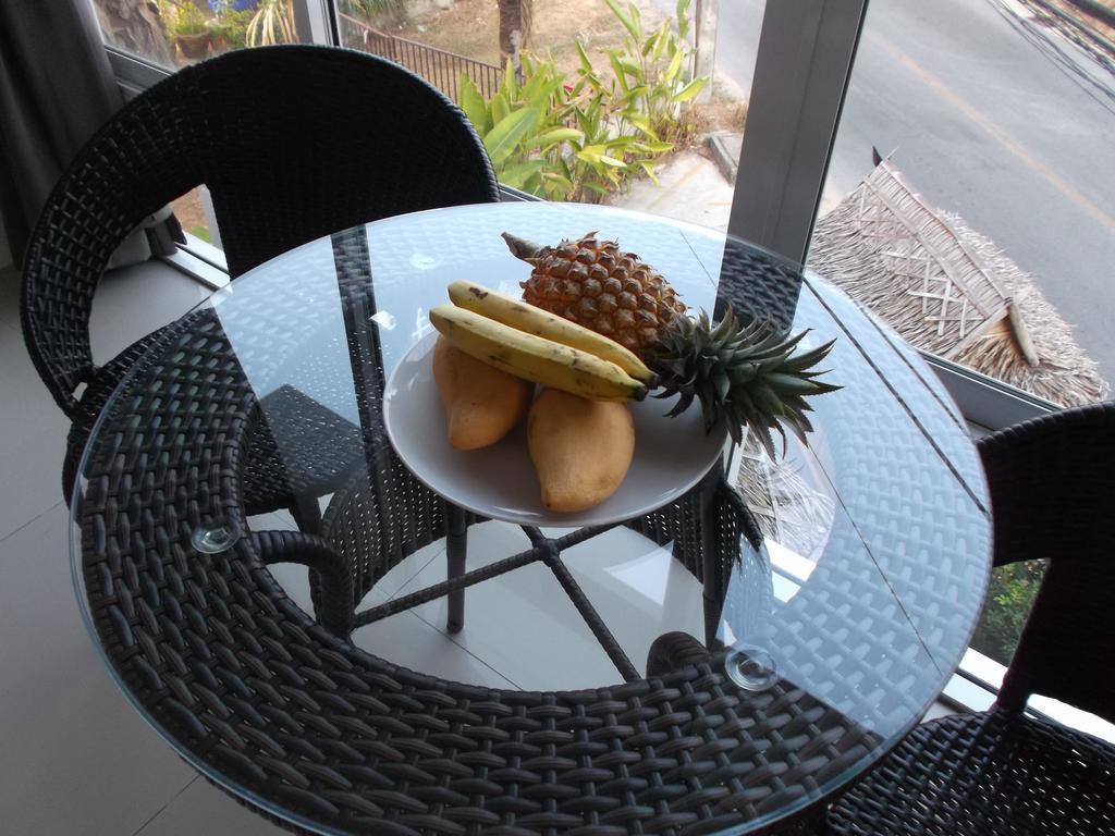 But Different Phuket Boutique Hotel Nai Harn Exterior foto