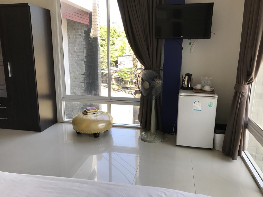 But Different Phuket Boutique Hotel Nai Harn Exterior foto