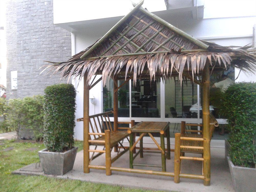 But Different Phuket Boutique Hotel Nai Harn Exterior foto
