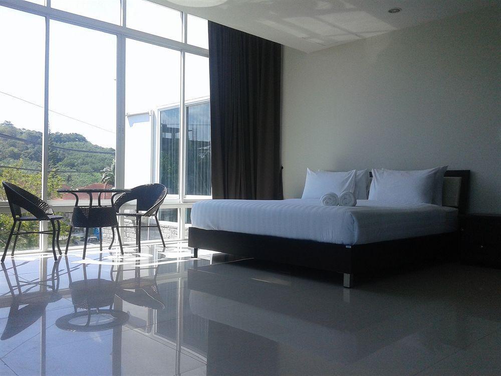But Different Phuket Boutique Hotel Nai Harn Exterior foto