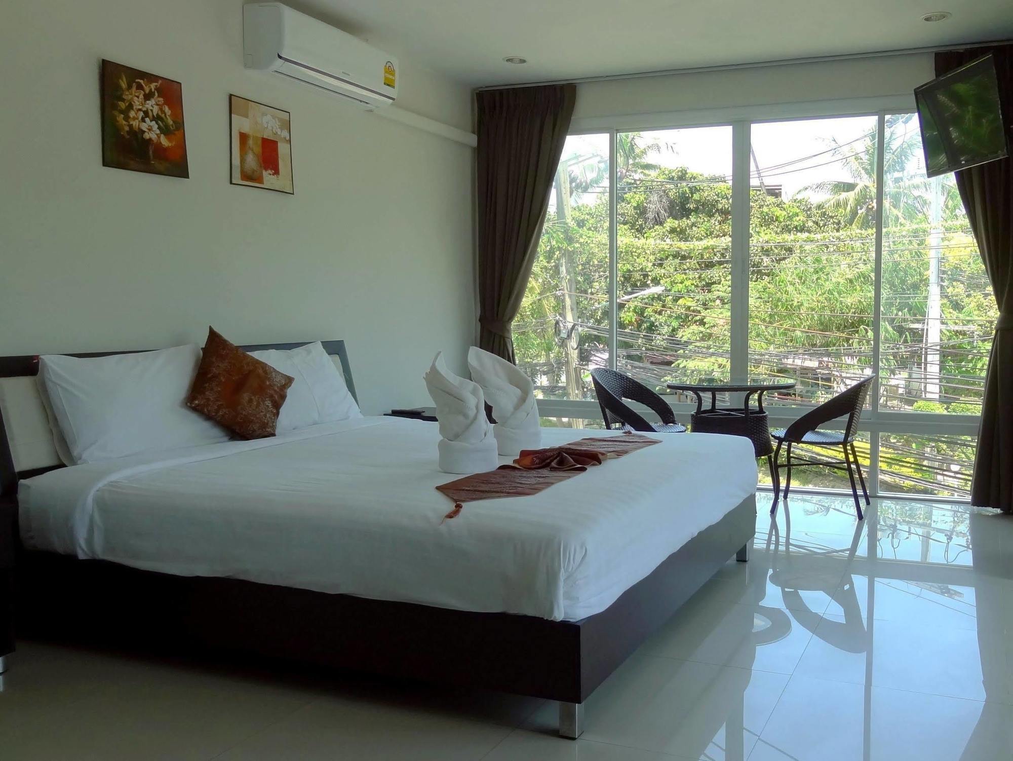 But Different Phuket Boutique Hotel Nai Harn Exterior foto