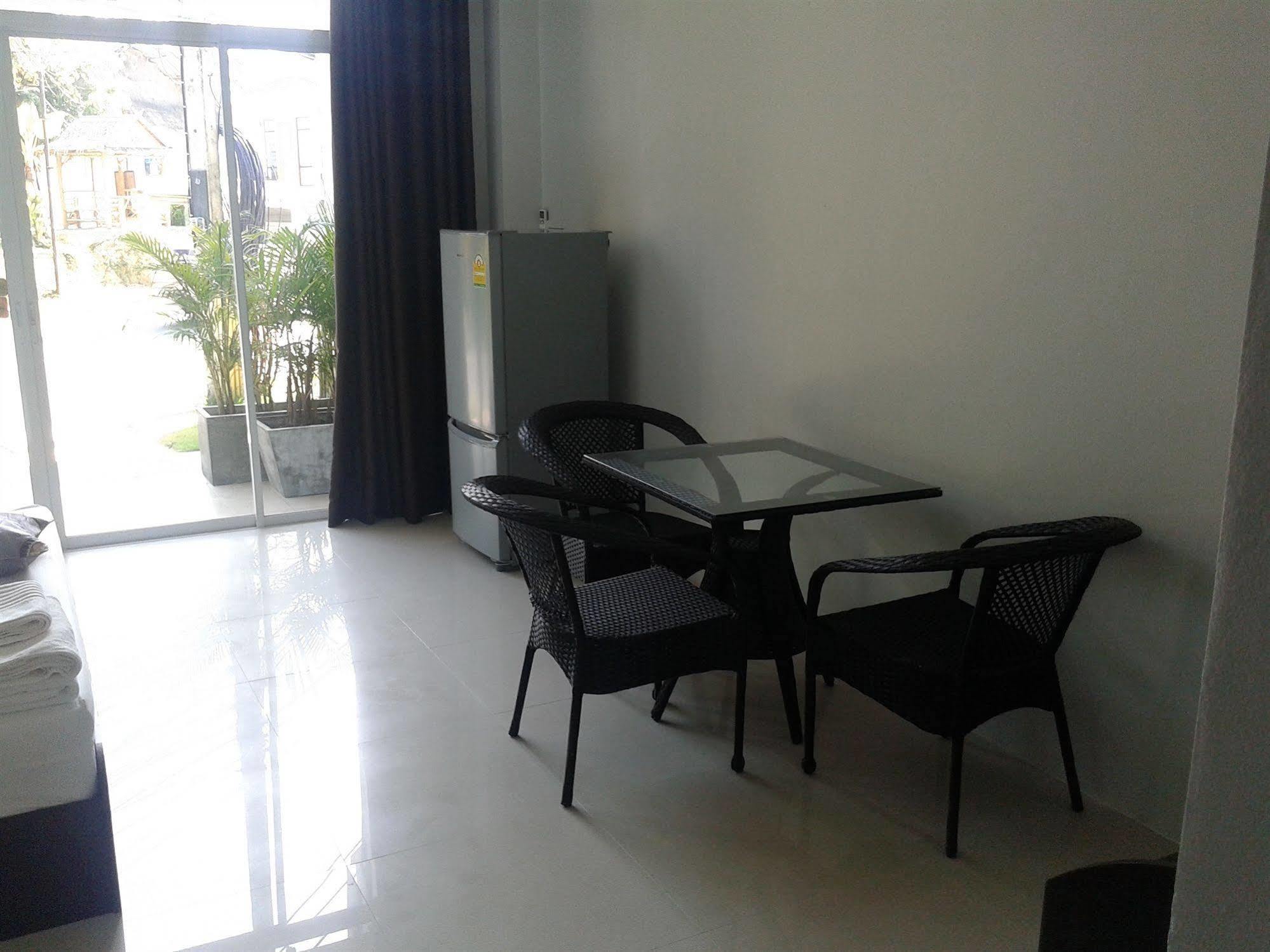 But Different Phuket Boutique Hotel Nai Harn Exterior foto