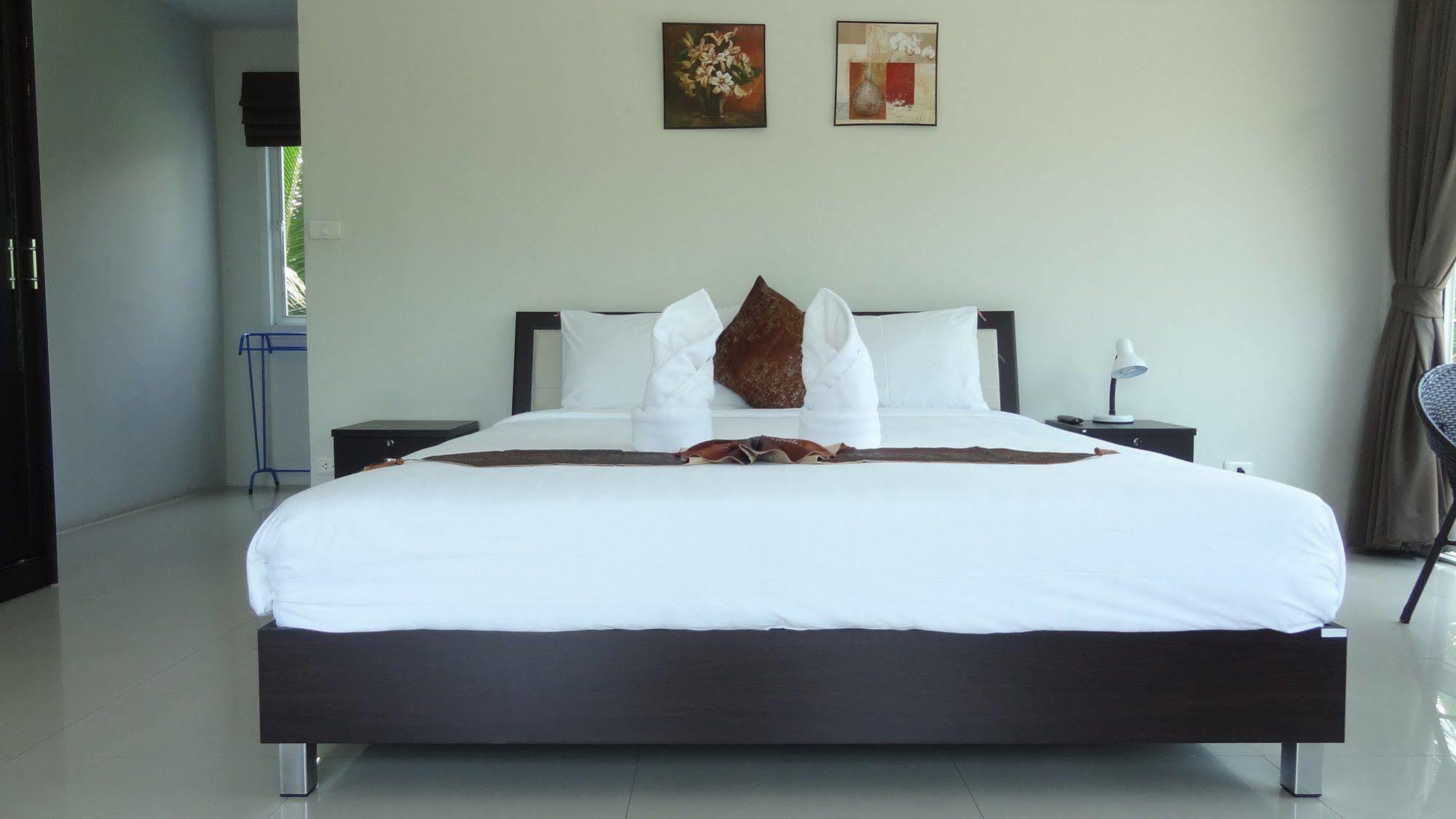 But Different Phuket Boutique Hotel Nai Harn Exterior foto